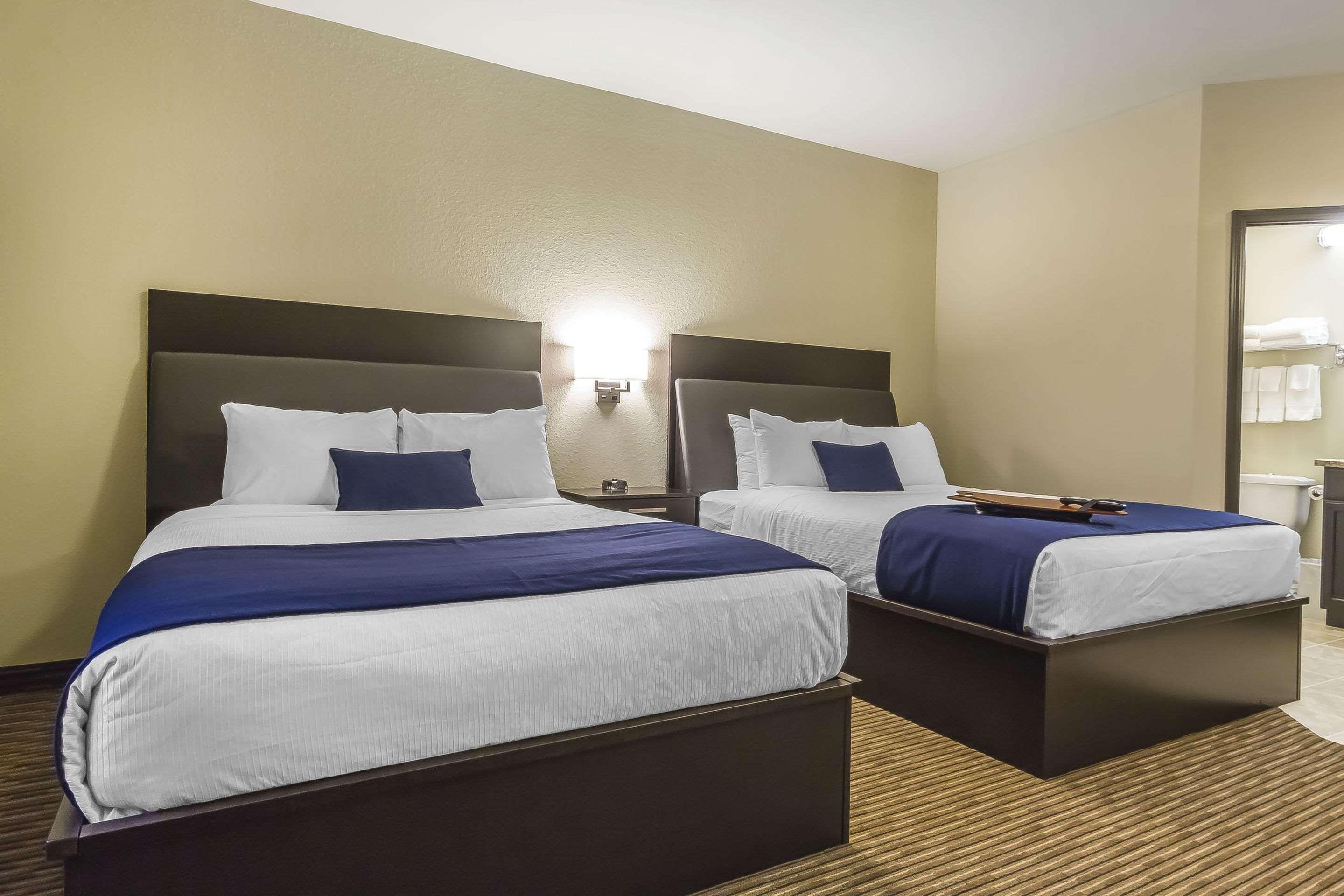 Quality Inn & Suites Moose Jaw Extérieur photo