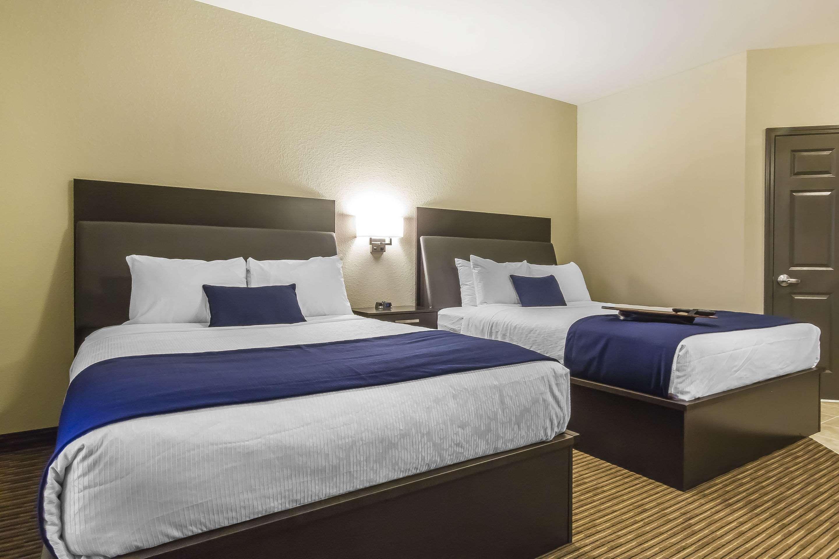 Quality Inn & Suites Moose Jaw Extérieur photo