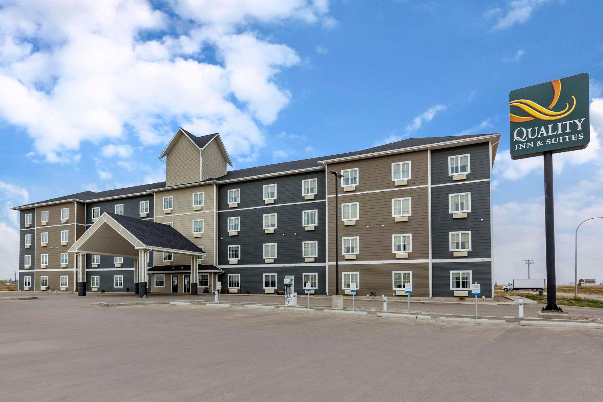 Quality Inn & Suites Moose Jaw Extérieur photo