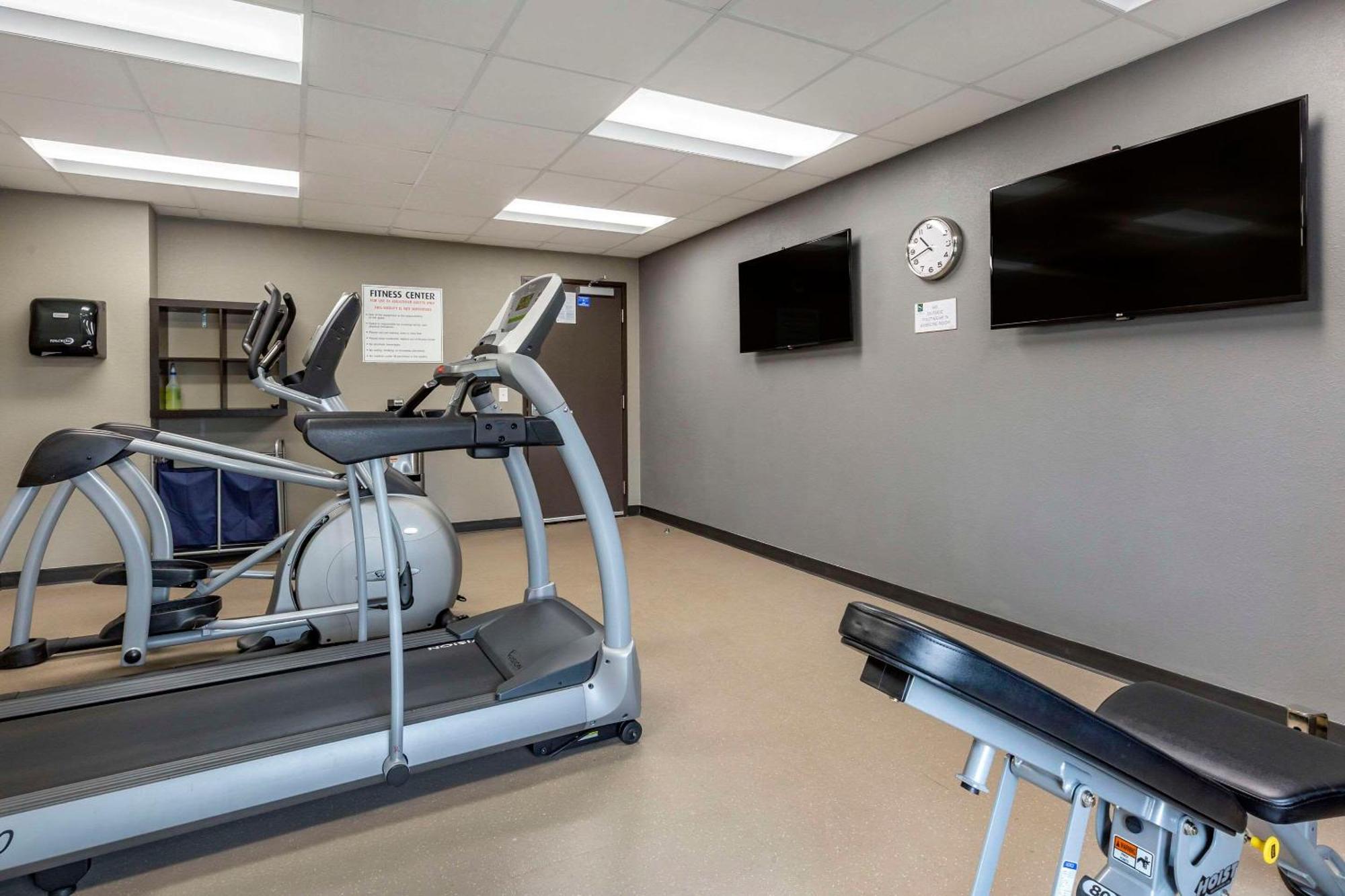 Quality Inn & Suites Moose Jaw Extérieur photo