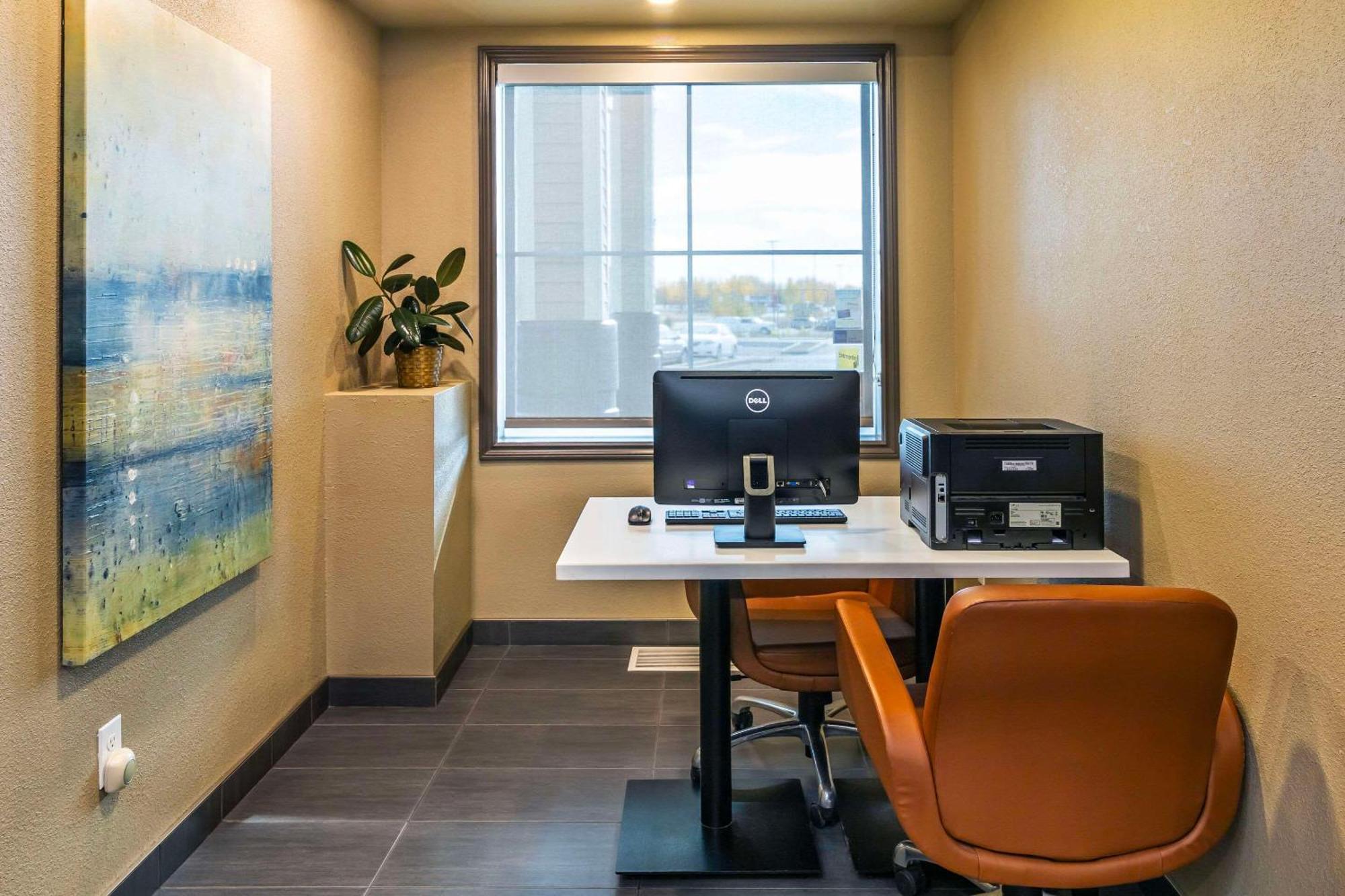 Quality Inn & Suites Moose Jaw Extérieur photo