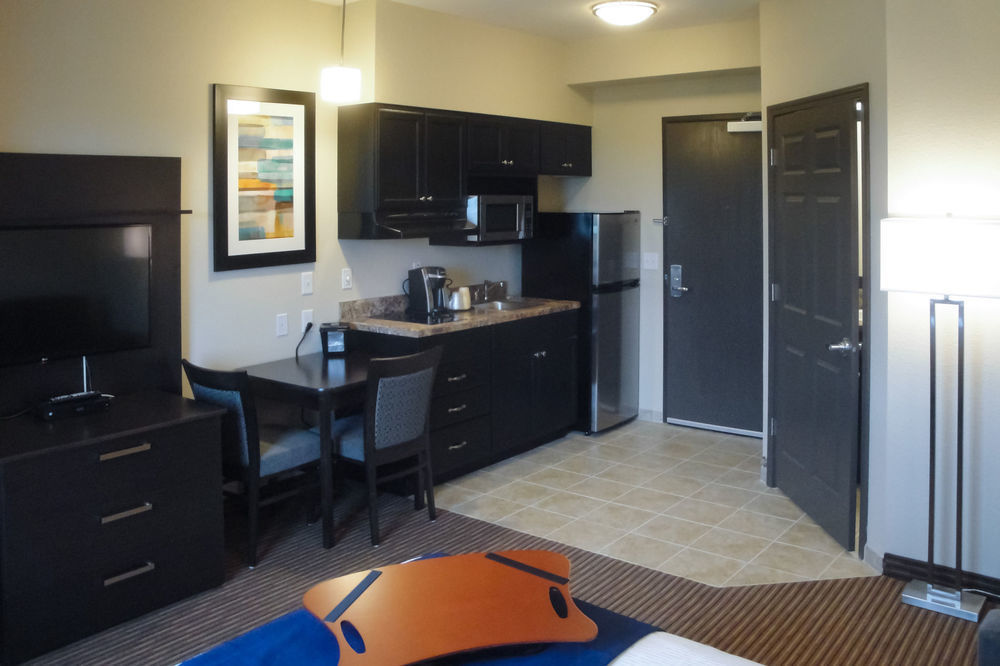 Quality Inn & Suites Moose Jaw Extérieur photo